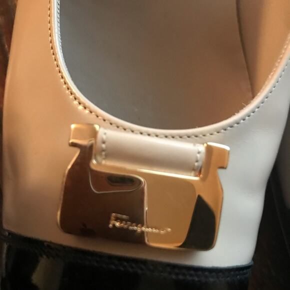 Salvatore Ferragamo two toned heeled shoes - Picture 5 of 8